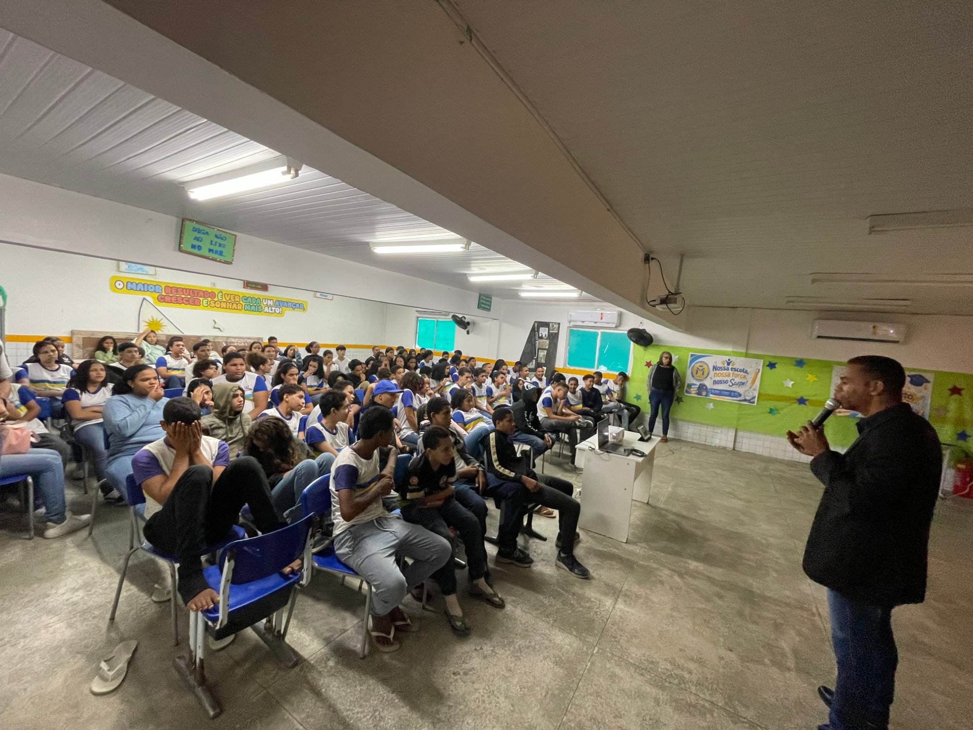 IMPACTO DA IA NAS ESCOLAS
